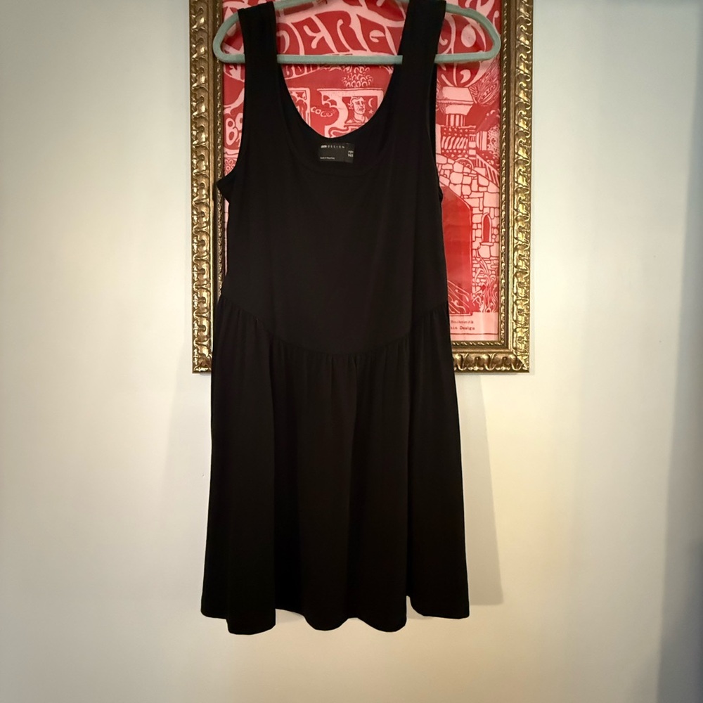 Black Sleeveless Dress